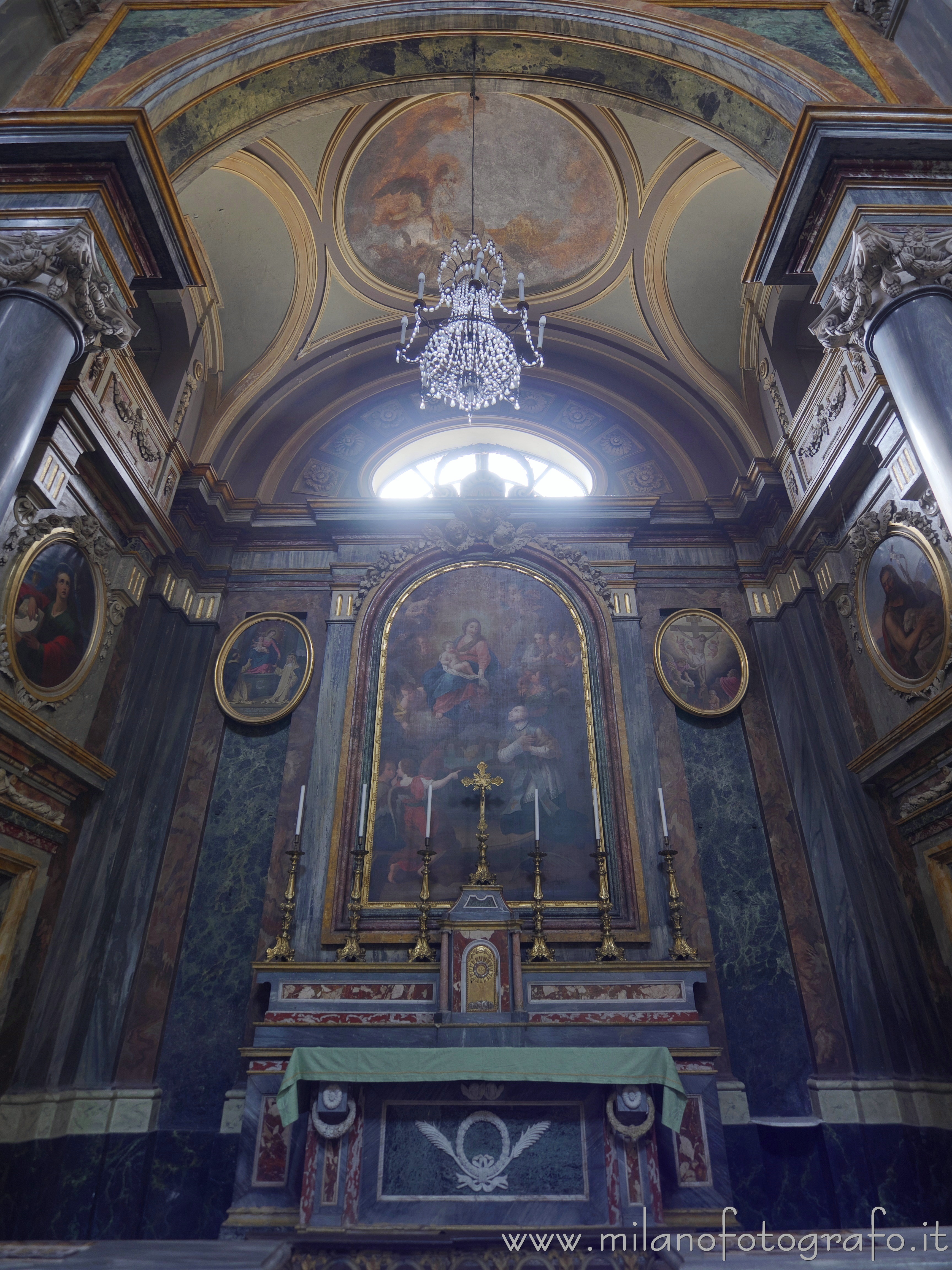 Biella - Interno della Cappella di San Giovanni Nepomuceno nella Chiesa di San Filippo Neri - Foto a piena risoluzione